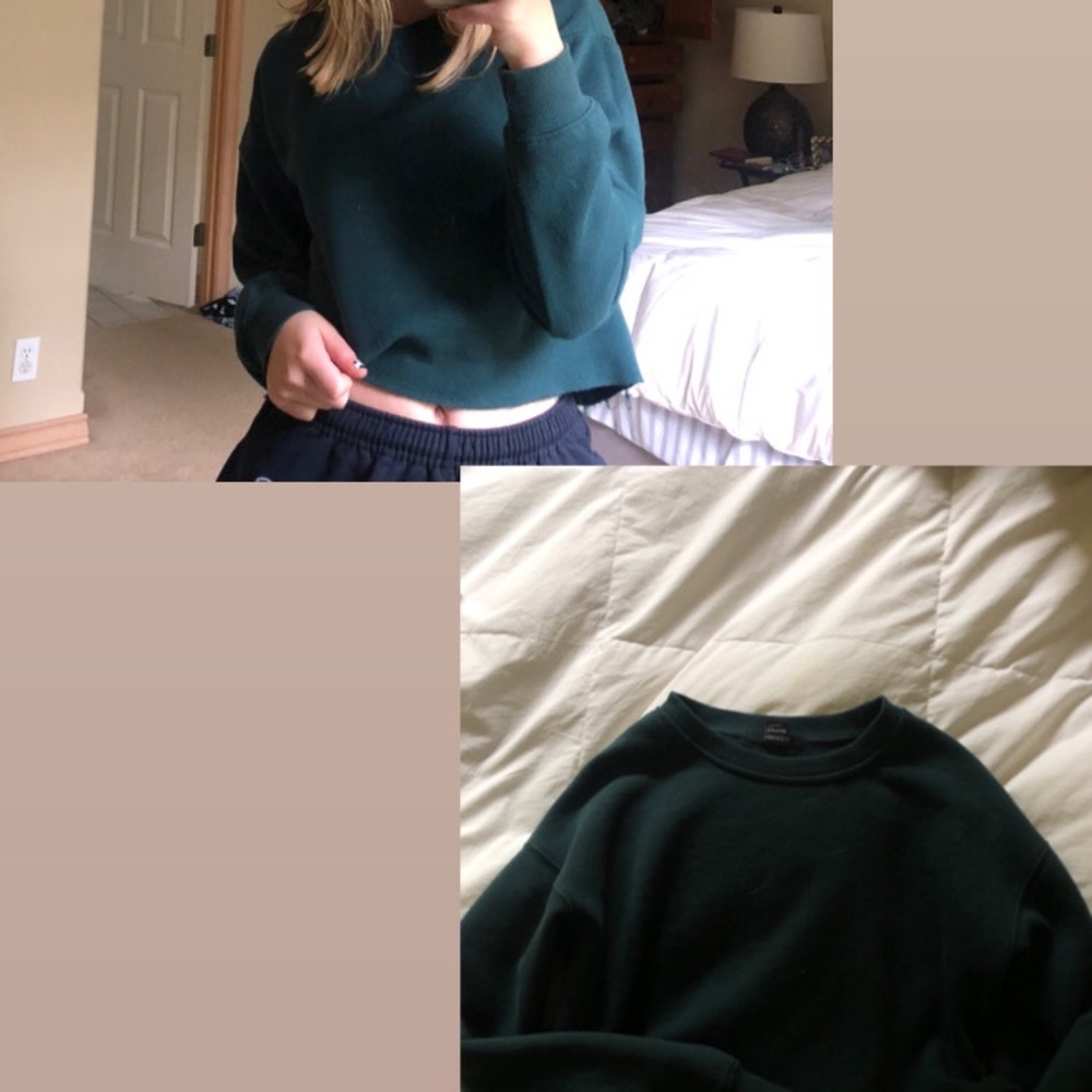 Forever 21 cropped crew neck dark green